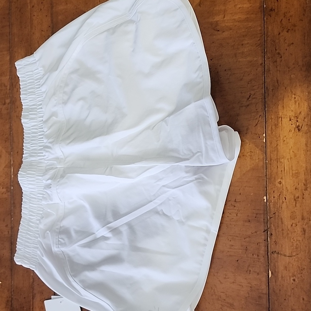 NWT Beyond Yoga White Athletic Shorts - Picture 2 of 6
